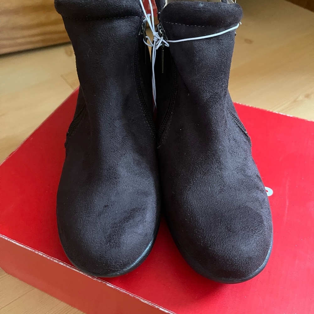 New! Basic Editions Brown Boots